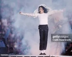 Michael Jackson Biography in Marathi